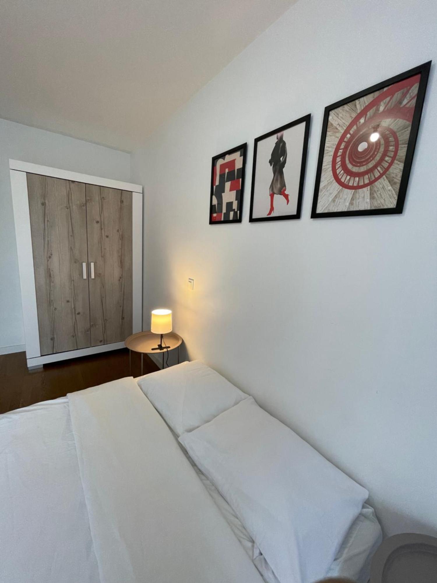 Sweet Escape Paris Centre - 3 Bds- Terrasse - Stade De France - Montmartre Saint-Ouen  Esterno foto