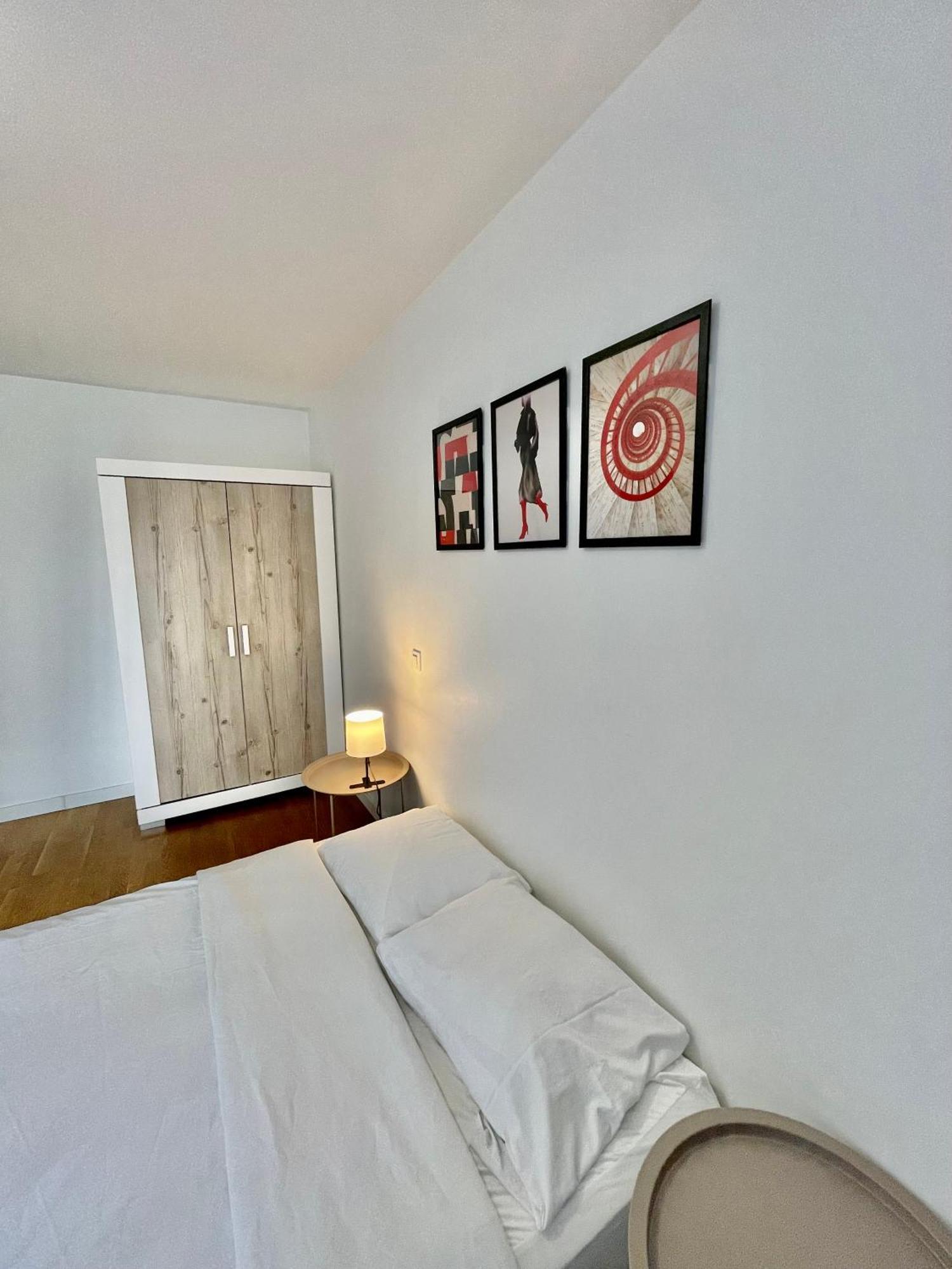 Sweet Escape Paris Centre - 3 Bds- Terrasse - Stade De France - Montmartre Saint-Ouen  Esterno foto